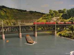 Die Bullayer Stahlgitterbrücke der Miniwelt Oberstaufen